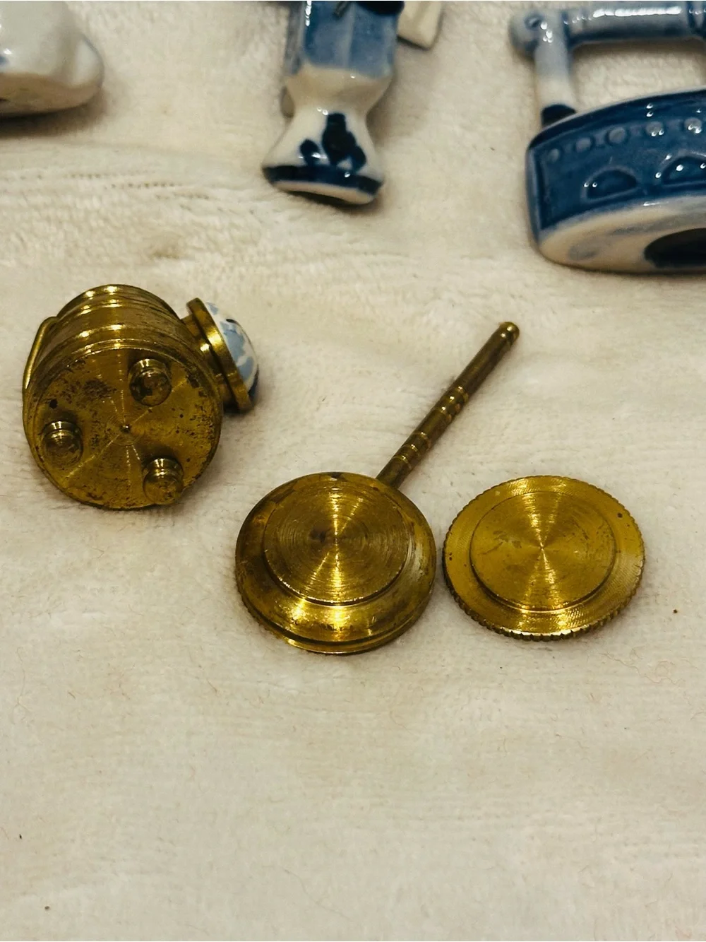 Vintage Lot of 7 Delft Blue & White Pottery Brass Miniatures Figurines Dutch